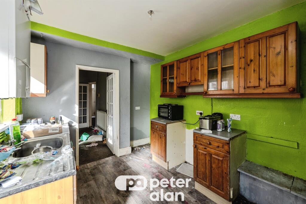 House in Resolven, Neath Port Talbot - View 2