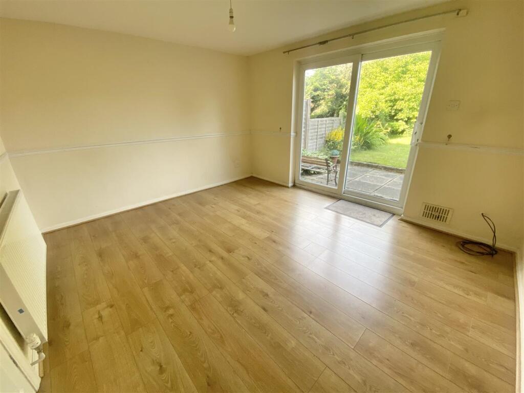 8, Squires Court, Bicton Heath, Shrewsbury photo 4