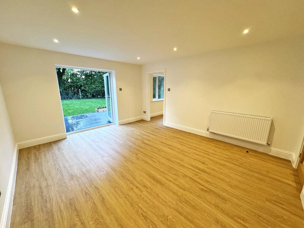 12, Heron Close, Sway, Lymington, Hampshire, SO41 photo 4