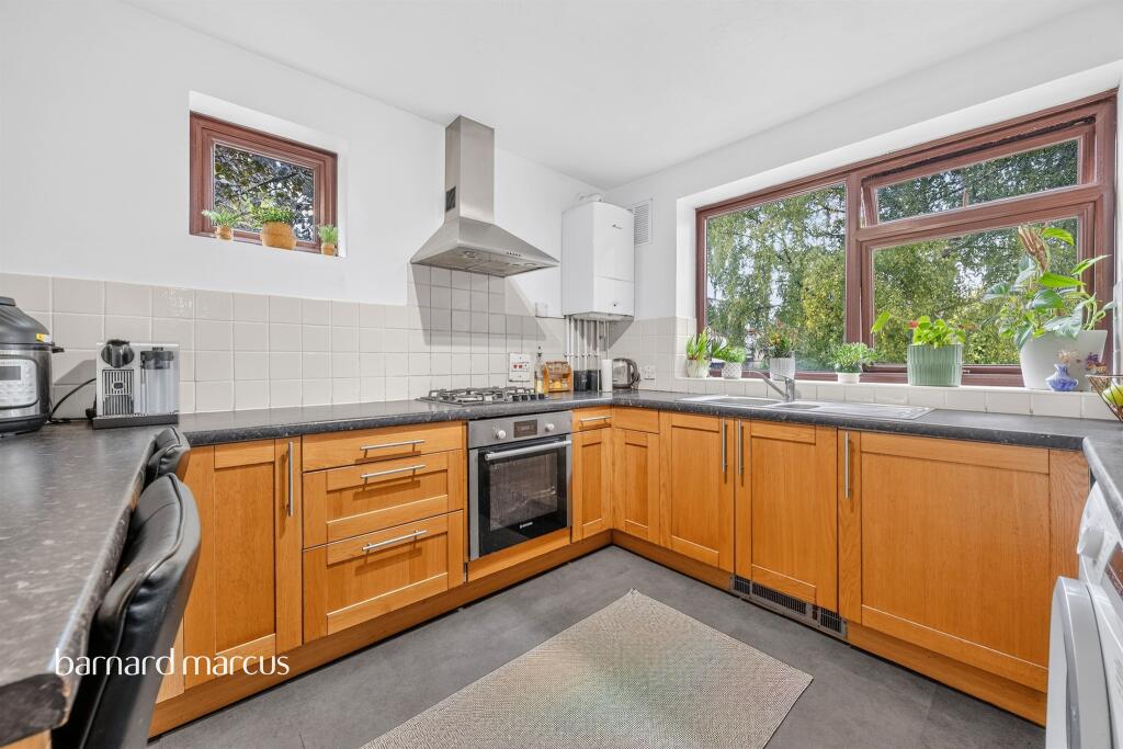 Apartment in Croydon - View 4