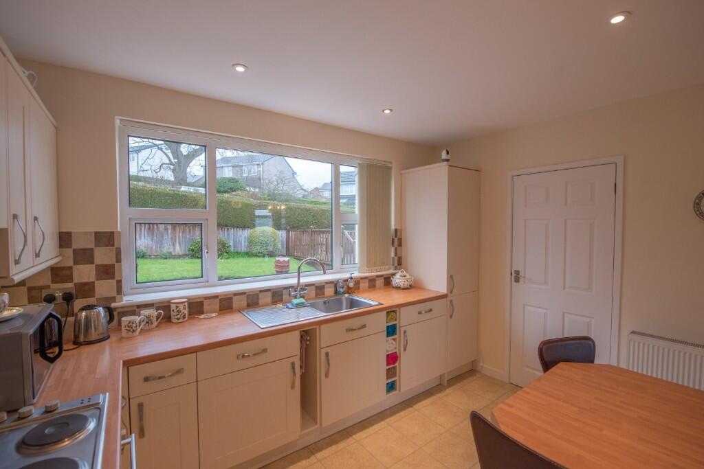 9 Bradley Avenue, Silsden BD20 9LT photo 3
