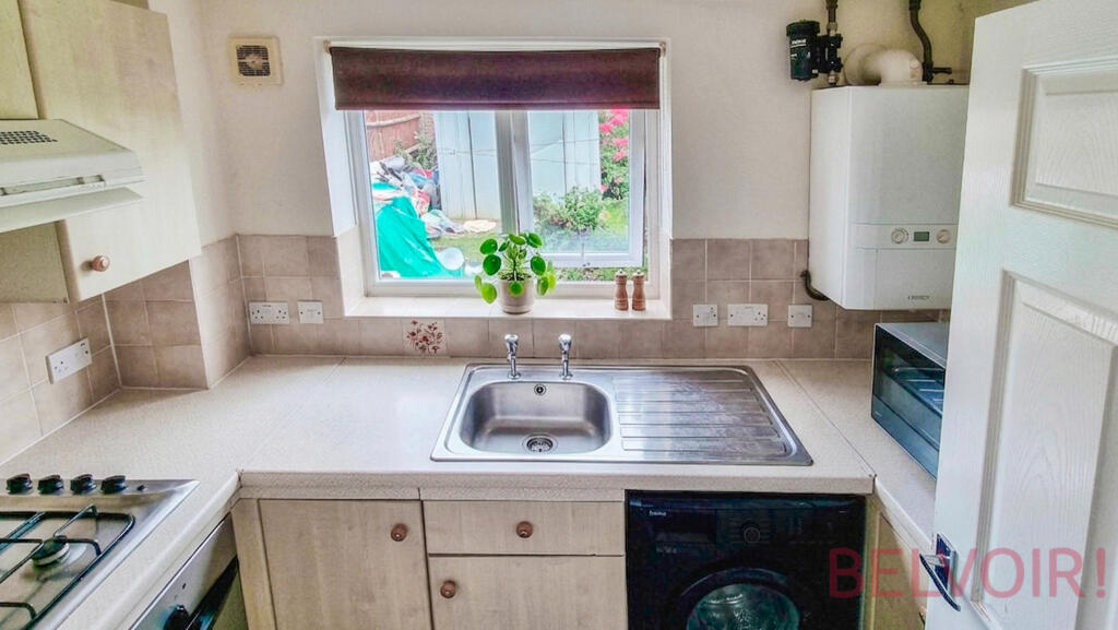 Lucas Close, Irthlingborough, NN9 - View 6