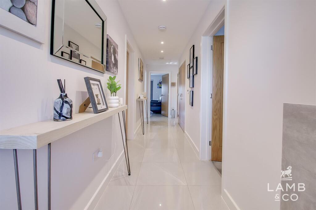 House in Tendring, Weeley - More