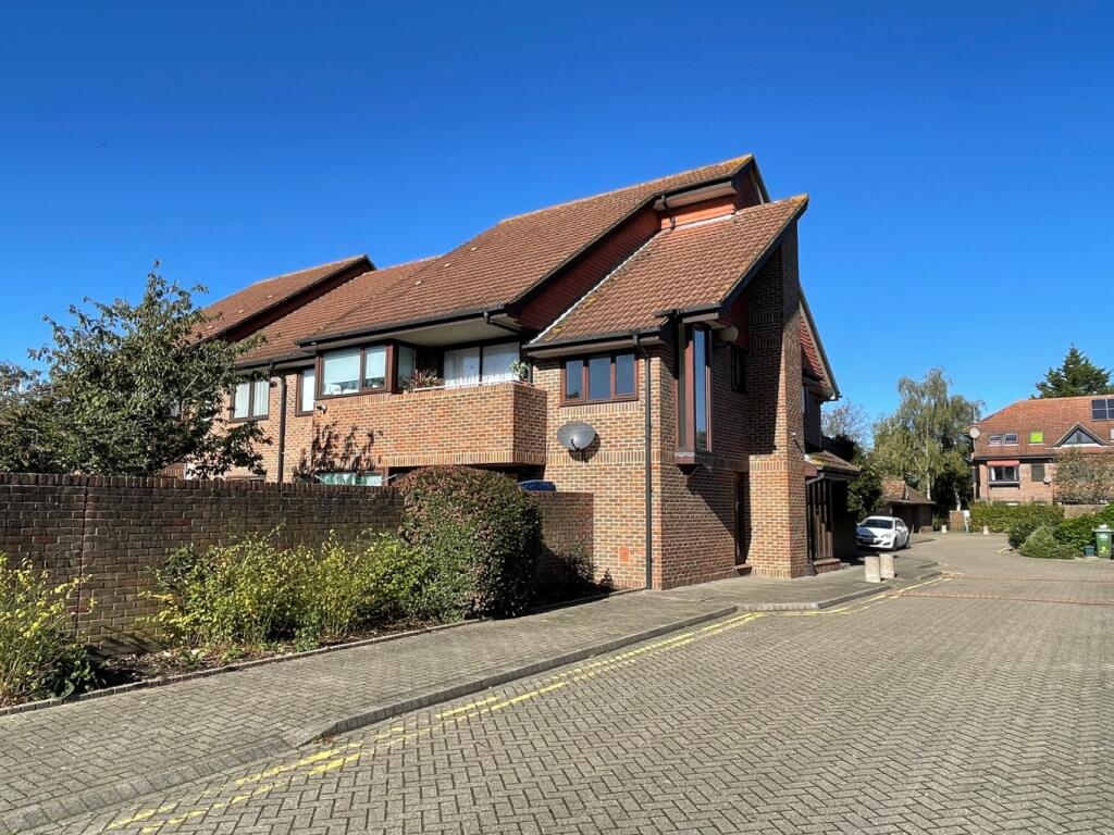 Main image of property: Rosslyn Close, Sunbury-On-Thames, Surrey, TW16