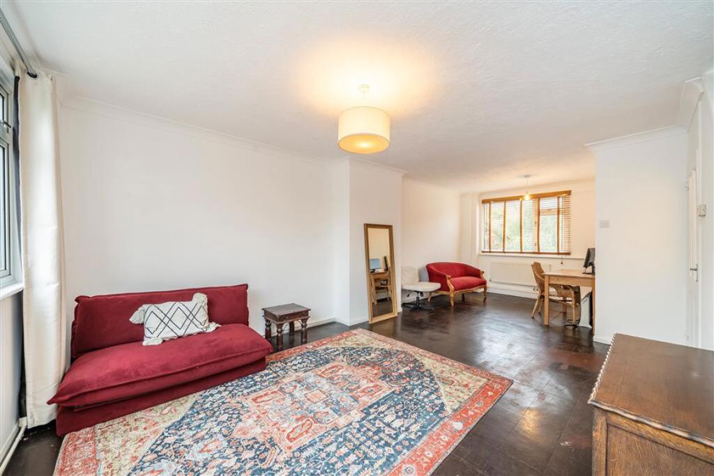 House in London - View 3