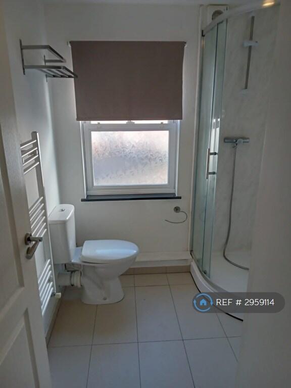 Apartment in Luton - View 4