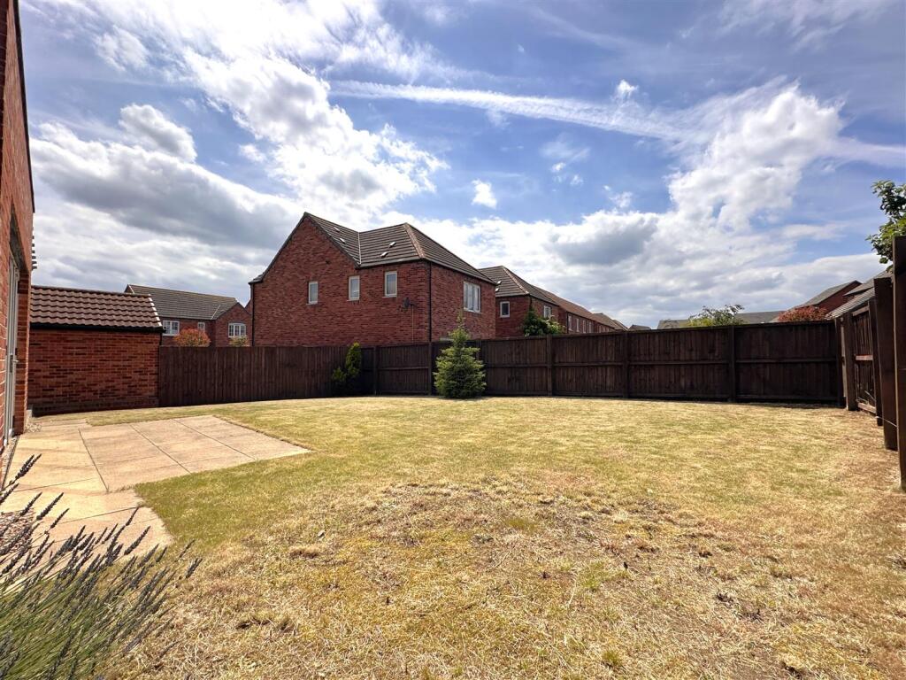 House in Newark, Middlebeck - View 3