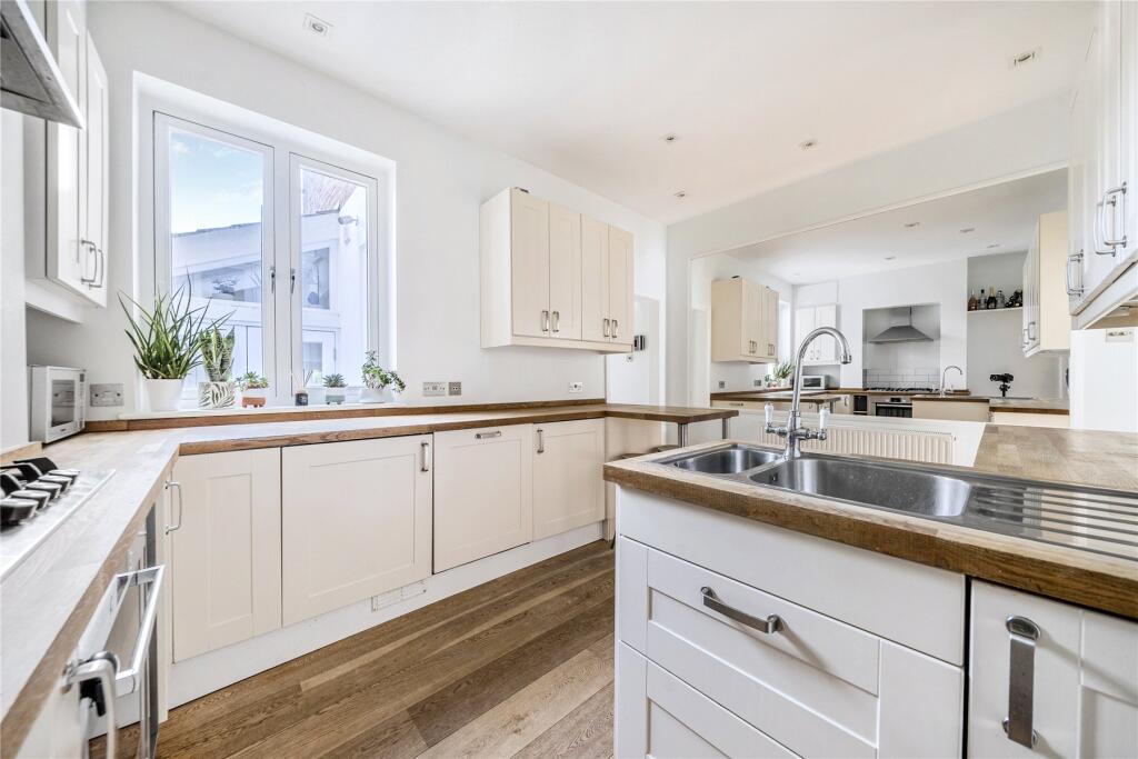 House in Kingston upon Thames - View 5