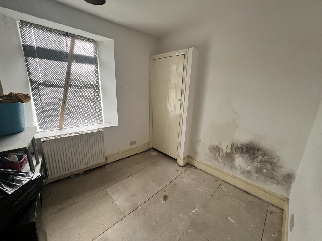 Flat 3, 247 North Road West, Plymouth, Devon PL1 5DQ photo 4