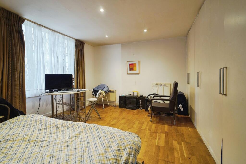 Queensborough Terrace, London, W2 photo 4