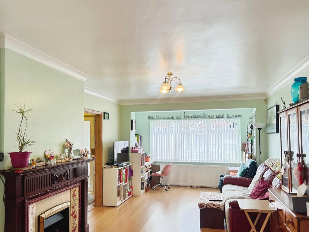 House in Nottingham, Nottinghamshire - More