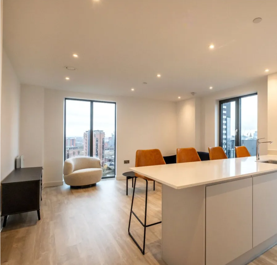 Apartment in Salford, Greater Manchester - View 2