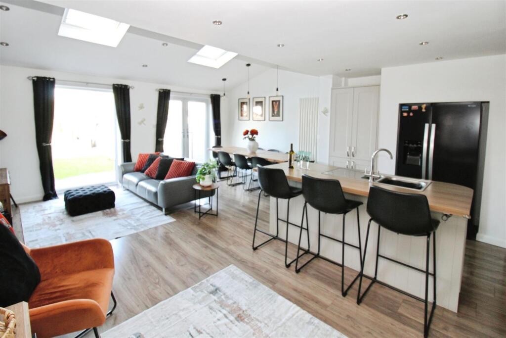 House in Hull - More