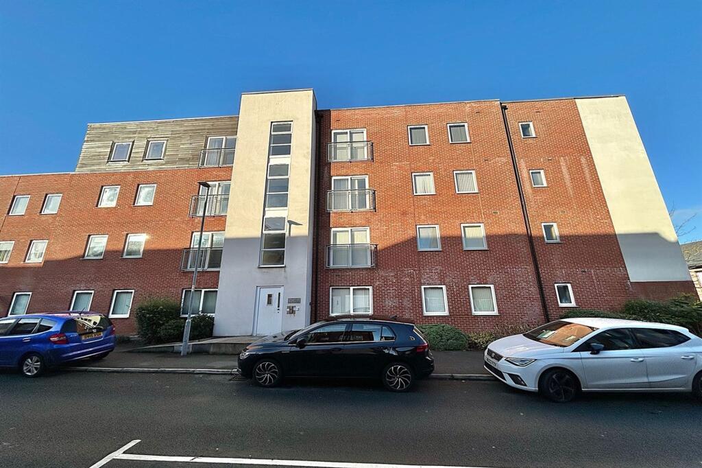 Main image of property: Georgia Avenue, West Didsbury, M20