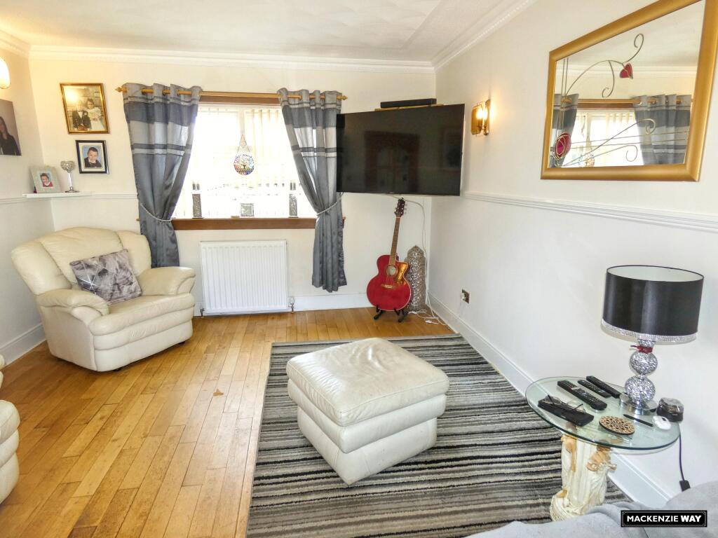 House in Kilmarnock, North Ayrshire - More