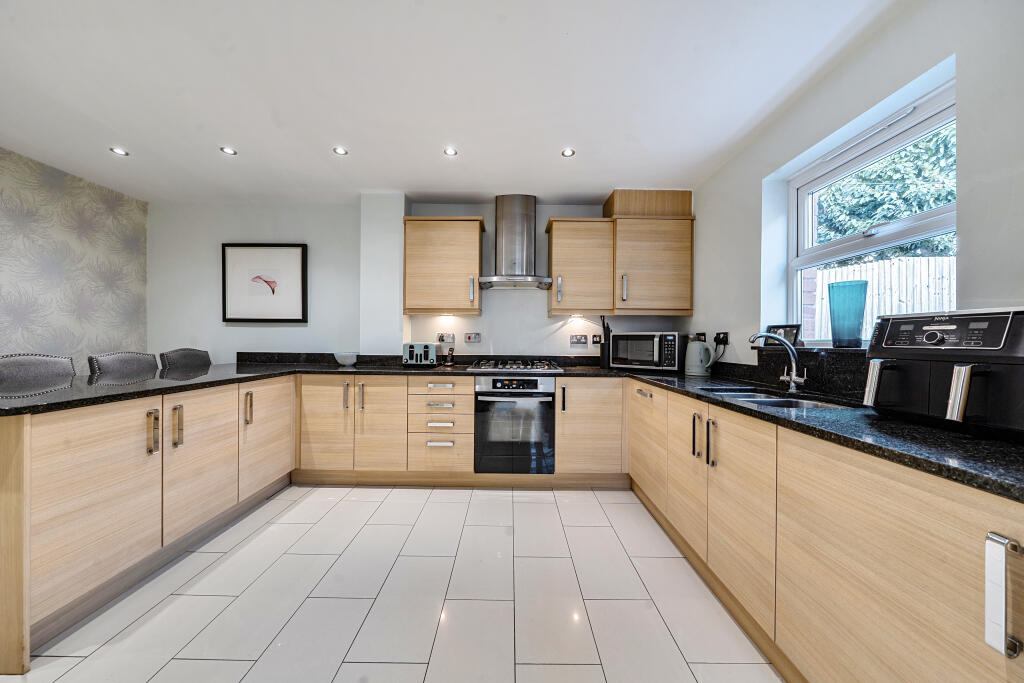 House in Swindon - View 5