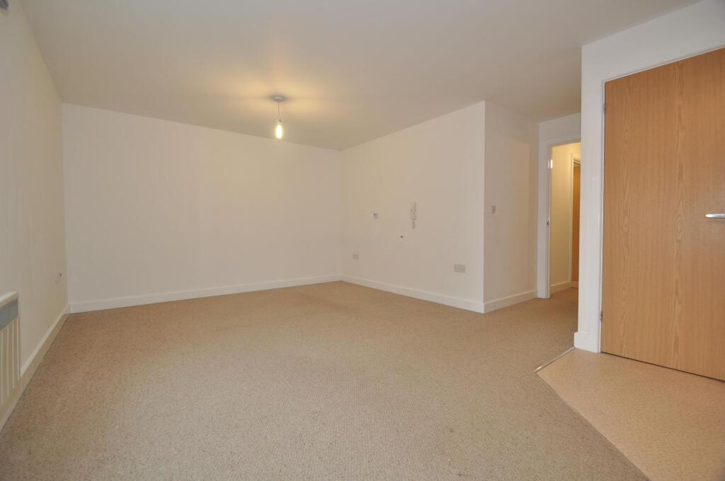 Apartment in Truro - View 3