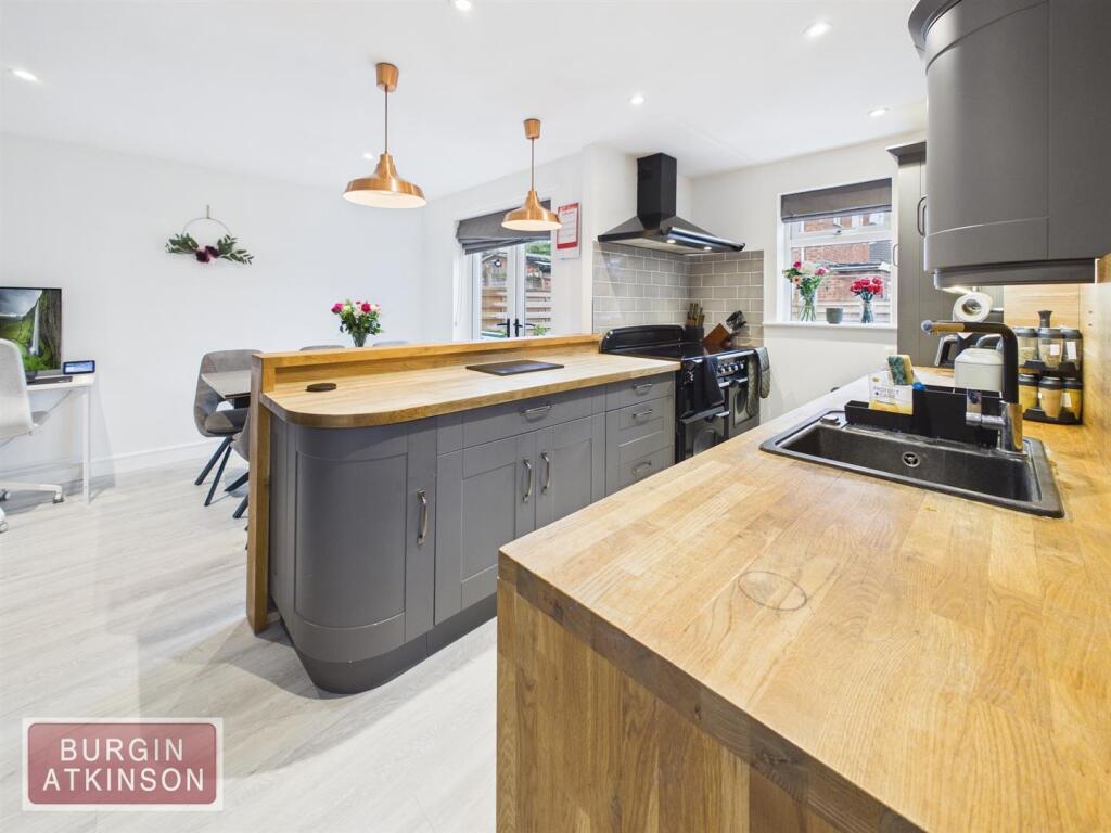 Manor Farm Rise, North Leverton, Retford photo 3