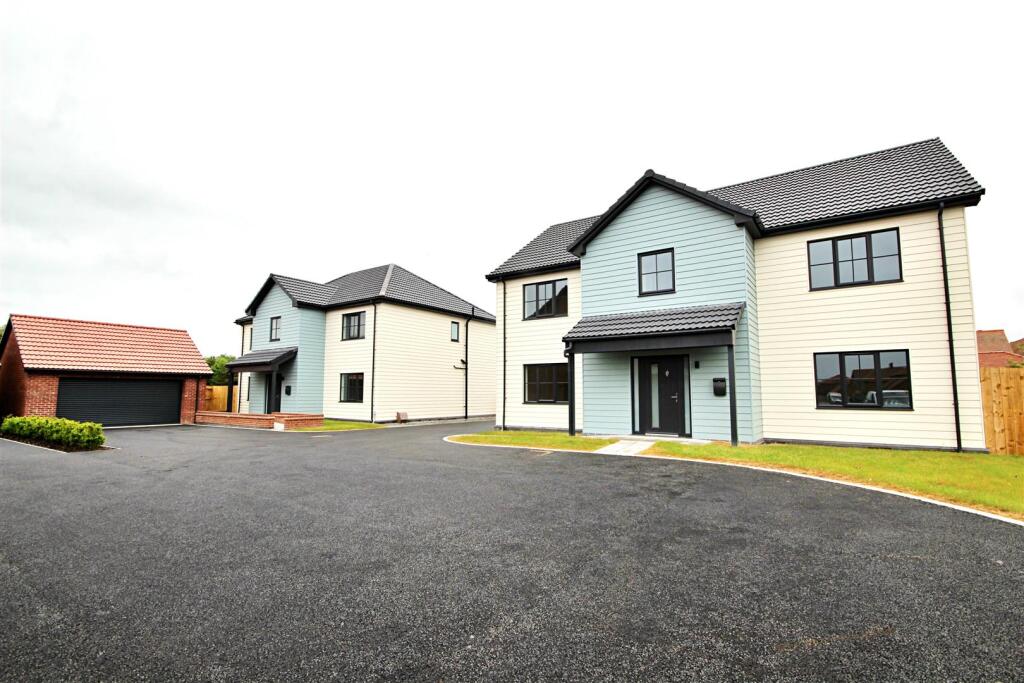 5-bed detached on Eagle Close, Bridlington, £599,950