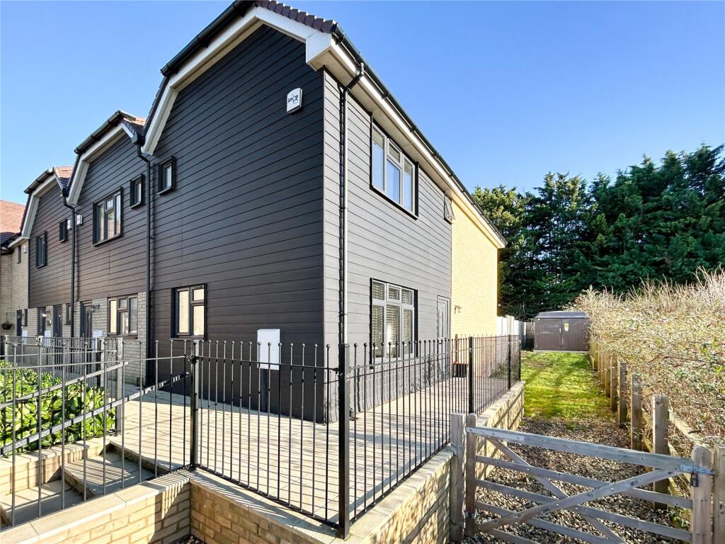Main image of property: Crescent Place, Otterham Quay Lane, Rainham, Gillingham, ME8