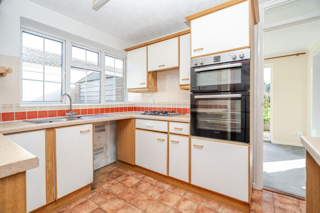 Vandyke Close, Woburn Sands, Milton Keynes, MK17 - View 4