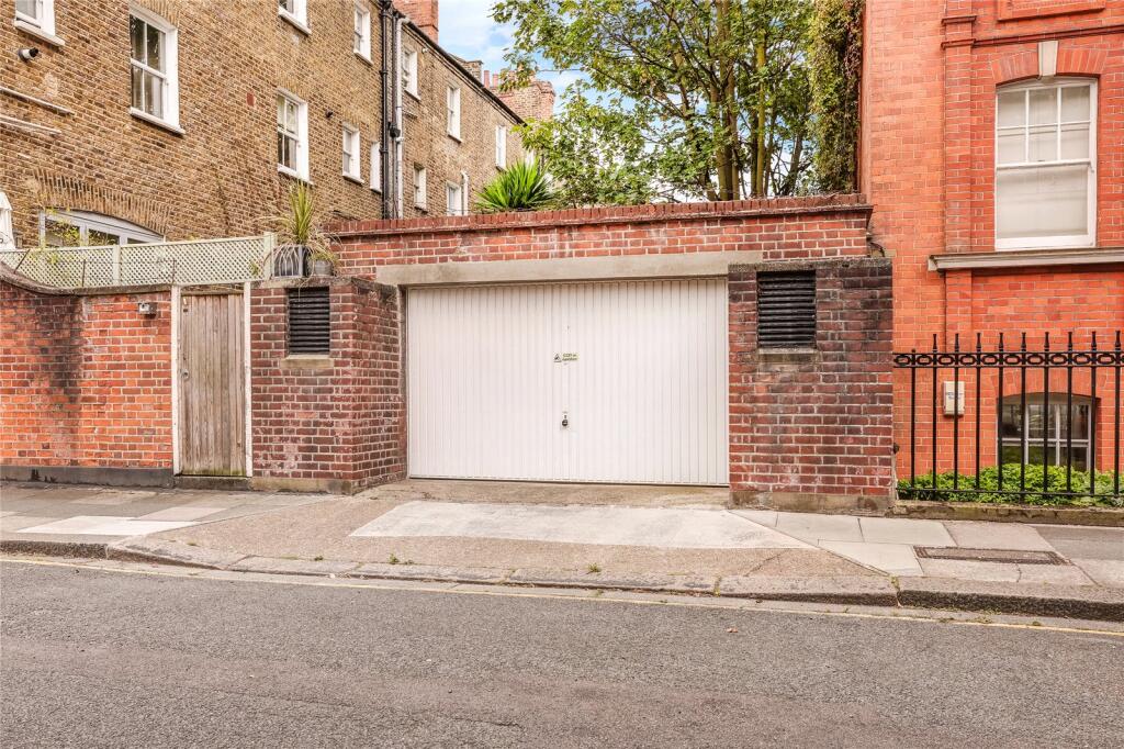 House in London - More