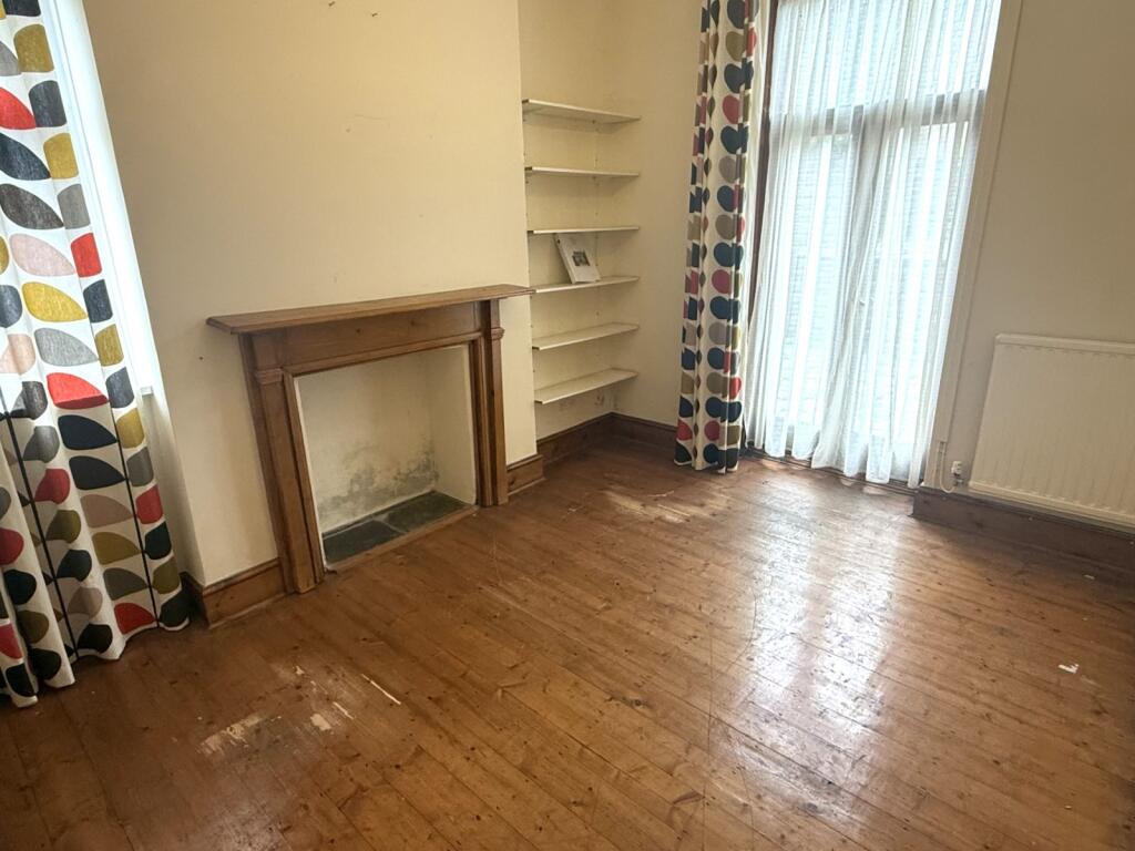 House in Cwmafan, Neath Port Talbot - More