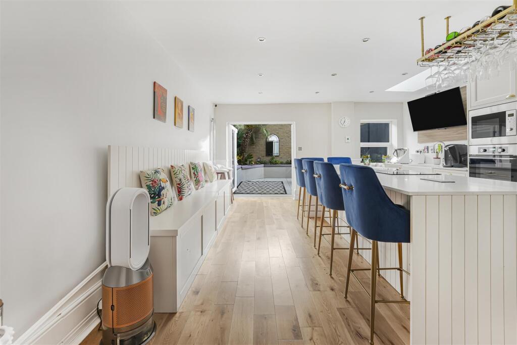 House in London - View 4