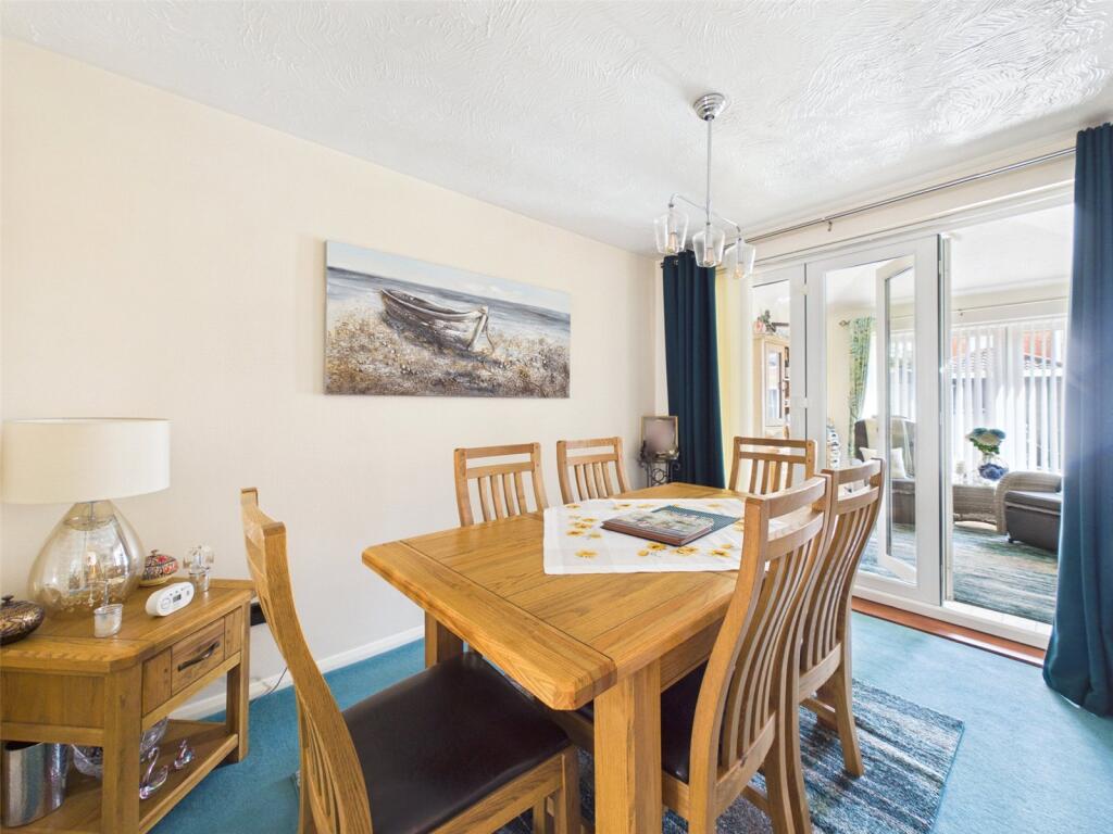 House in Gloucester - View 4