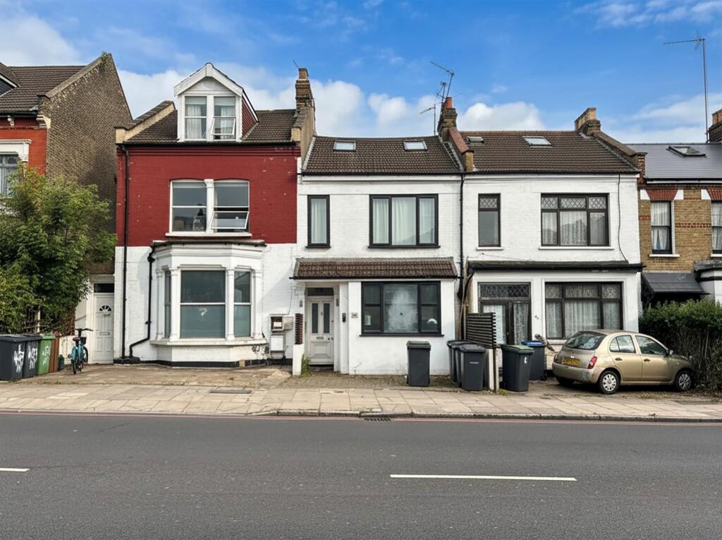 Main image of property: 485 Archway Road, Highgate, London, N6 4HX
