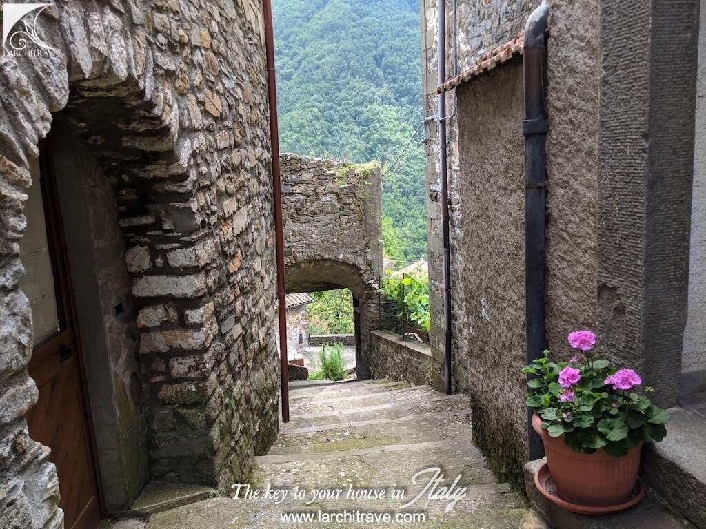 Main image of property: Tuscany, Lunigiana, Licciana Nardi