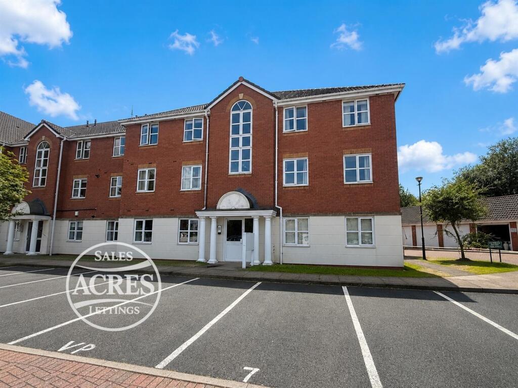 Main image of property: 40 Wyndley Close, Four Oaks, Sutton Coldfield