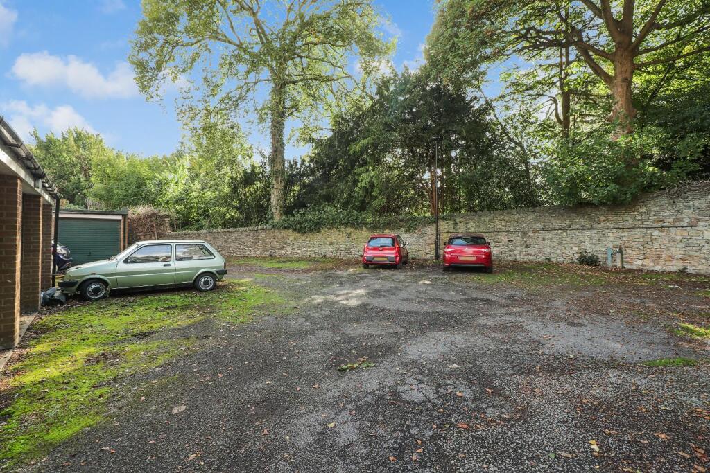 Apartment in Sheffield - View 5