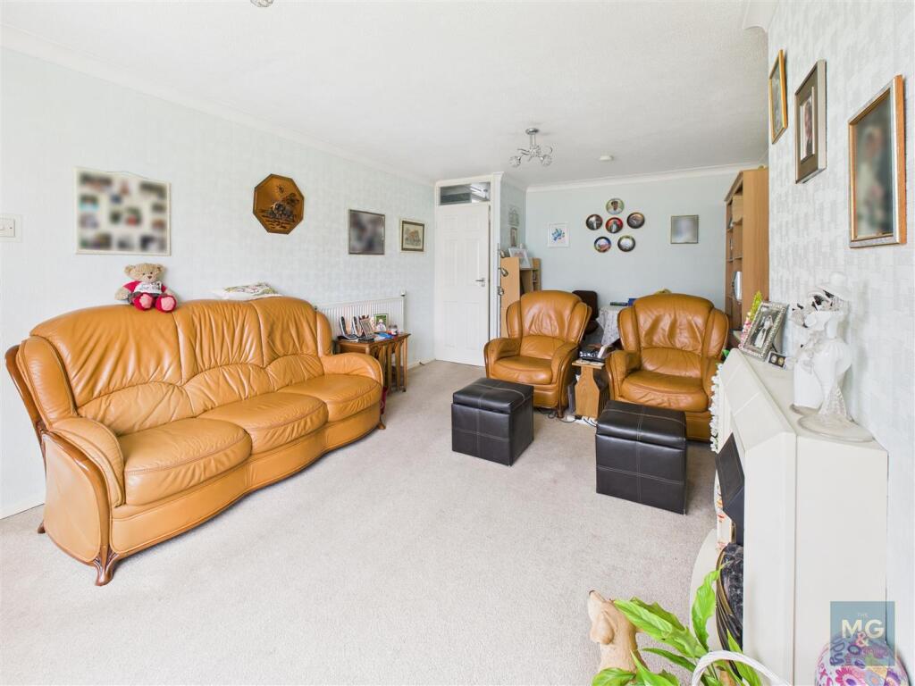 Whitby Road, Bury St. Edmunds photo 3