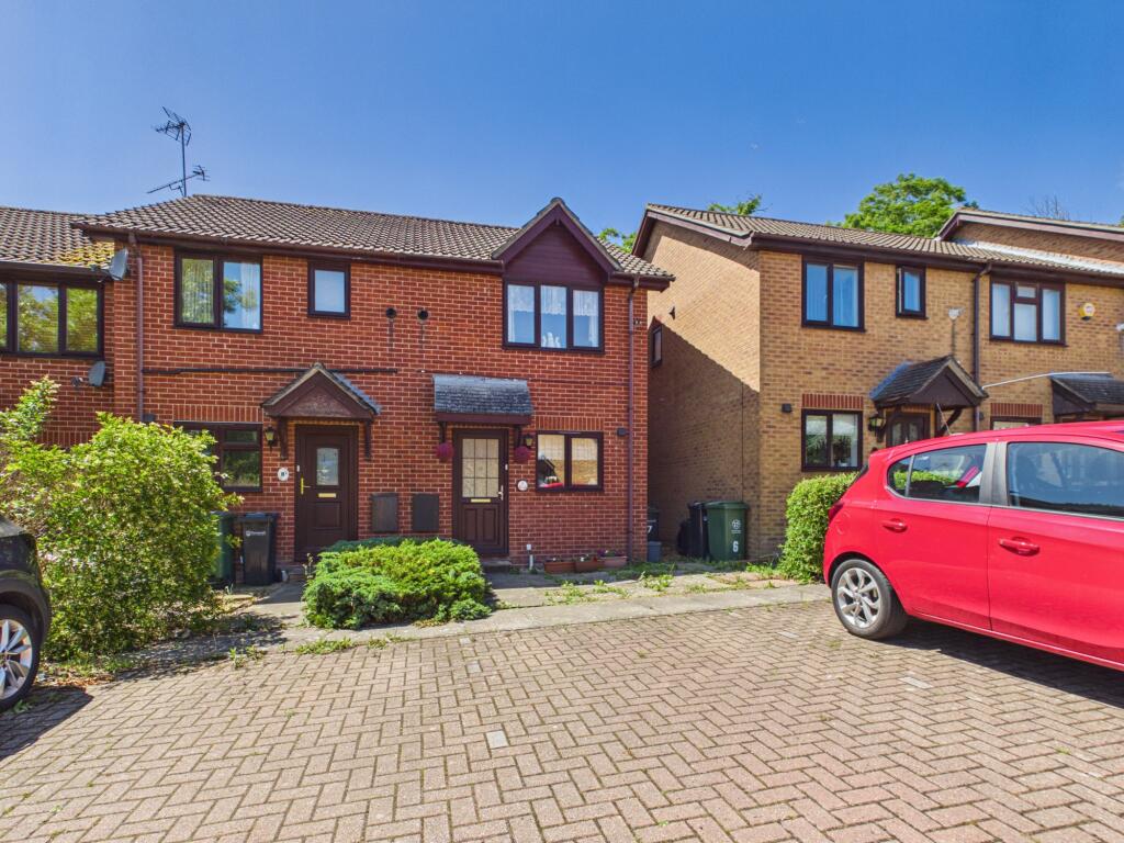 Main image of property: Glebefield Gardens, Cosham, Portsmouth, PO6