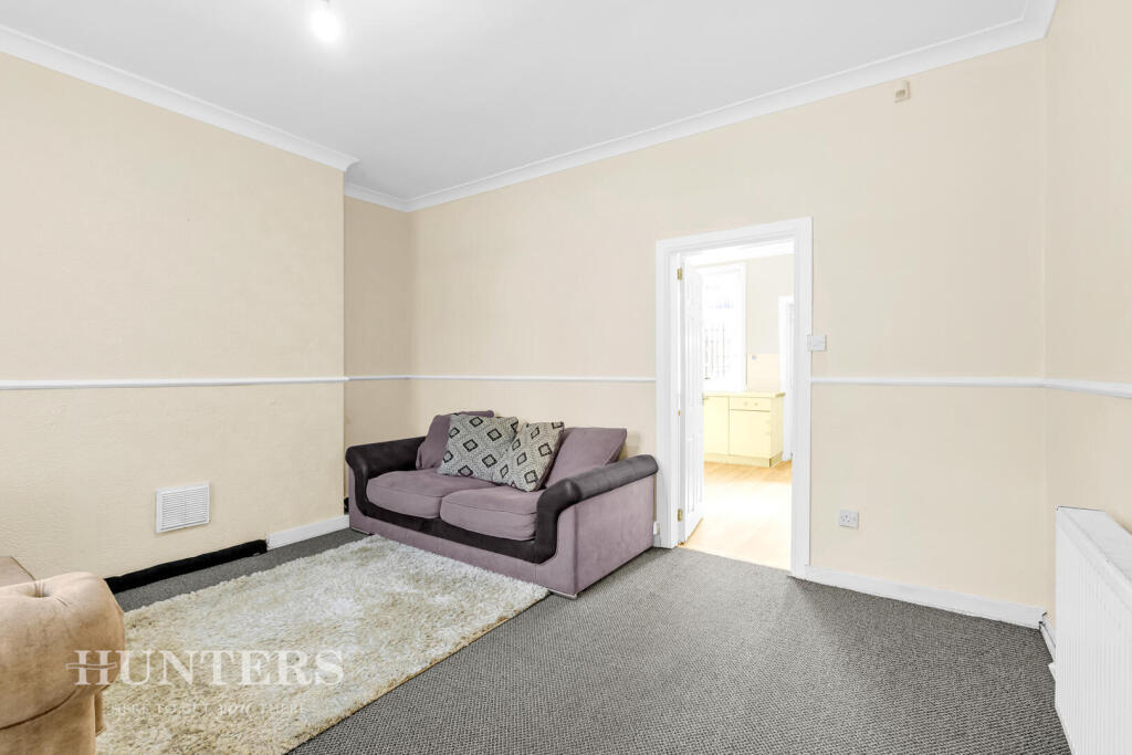 House in Oldham, Hathershaw - View 4