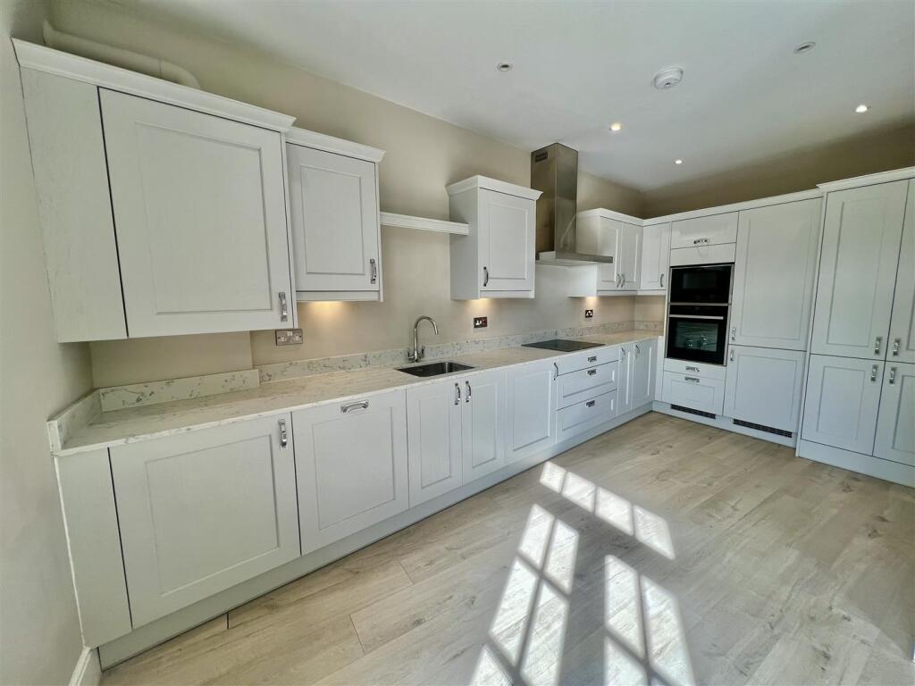Stapehill Abbey, 276 Wimborne Road West photo 3