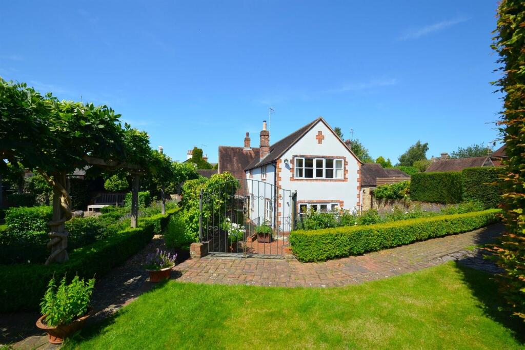 Main image of property: High Street, Amberley, BN18