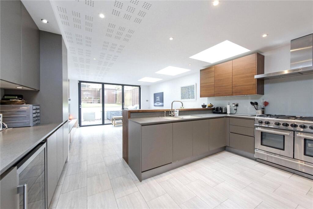 House in London, Wandsworth - View 2