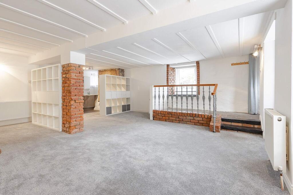 Apartment in Edinburgh - View 4