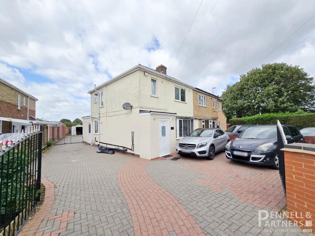 3-bed semi-detached on 4, Oakdale Avenue, £280,000
