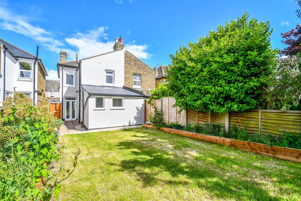Main image of property: Cranleigh Drive, Leigh-On-Sea