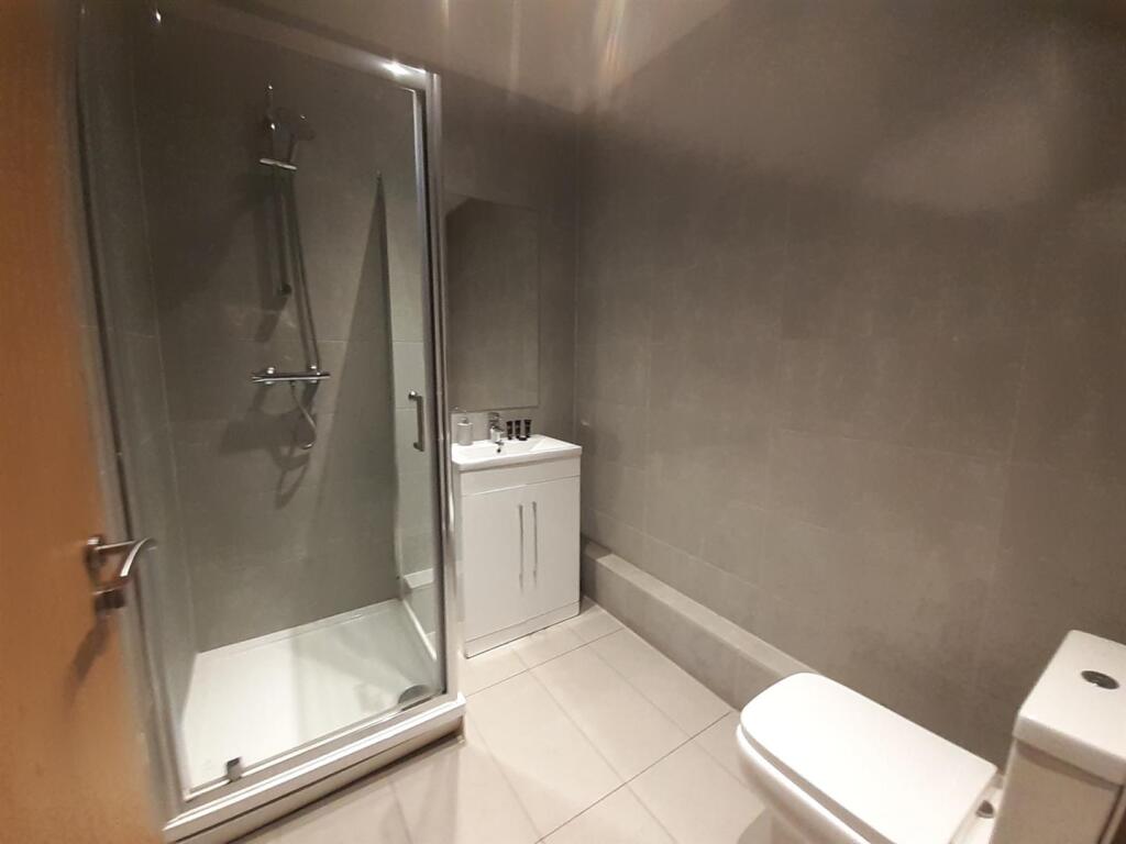 Apartment in Liverpool - More