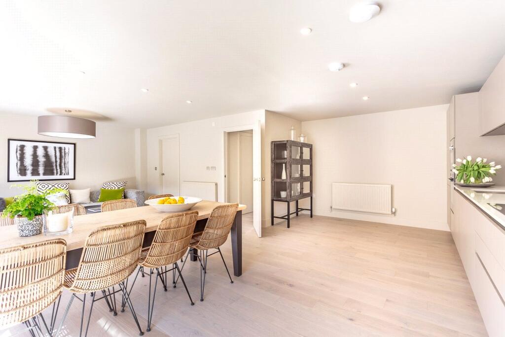 House in Cheltenham, Charlton Kings - View 5