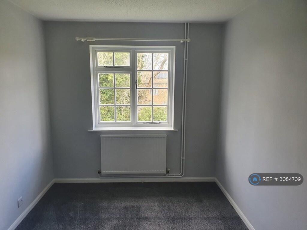 Apartment in Reading - View 4
