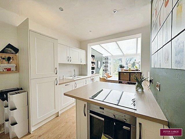 187 Victoria Road photo 2