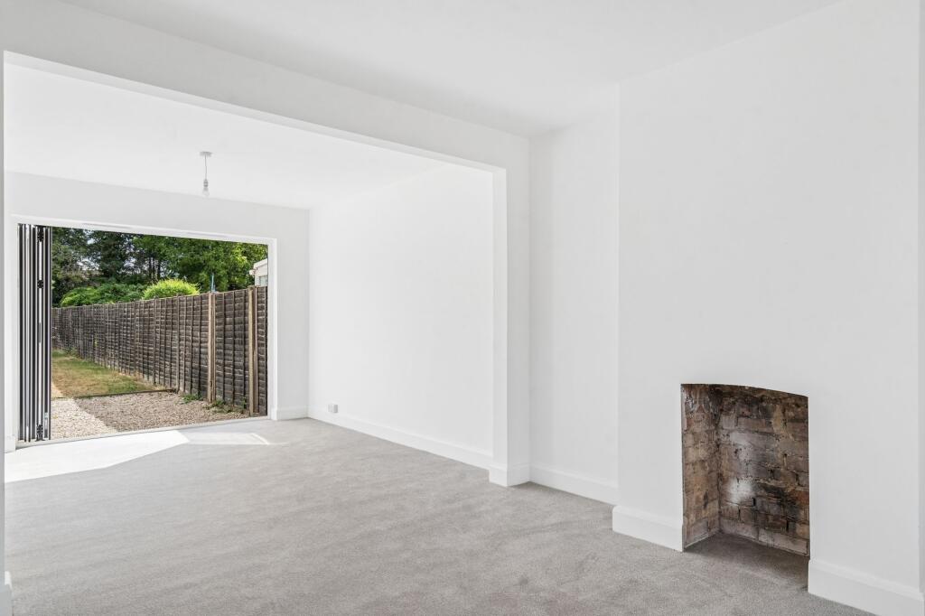 House in Hemel Hempstead, High Wycombe Community Board - View 4