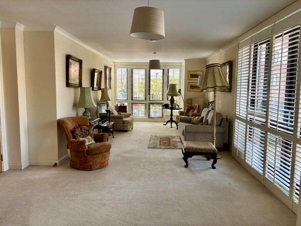 Apartment in Redhill - View 4