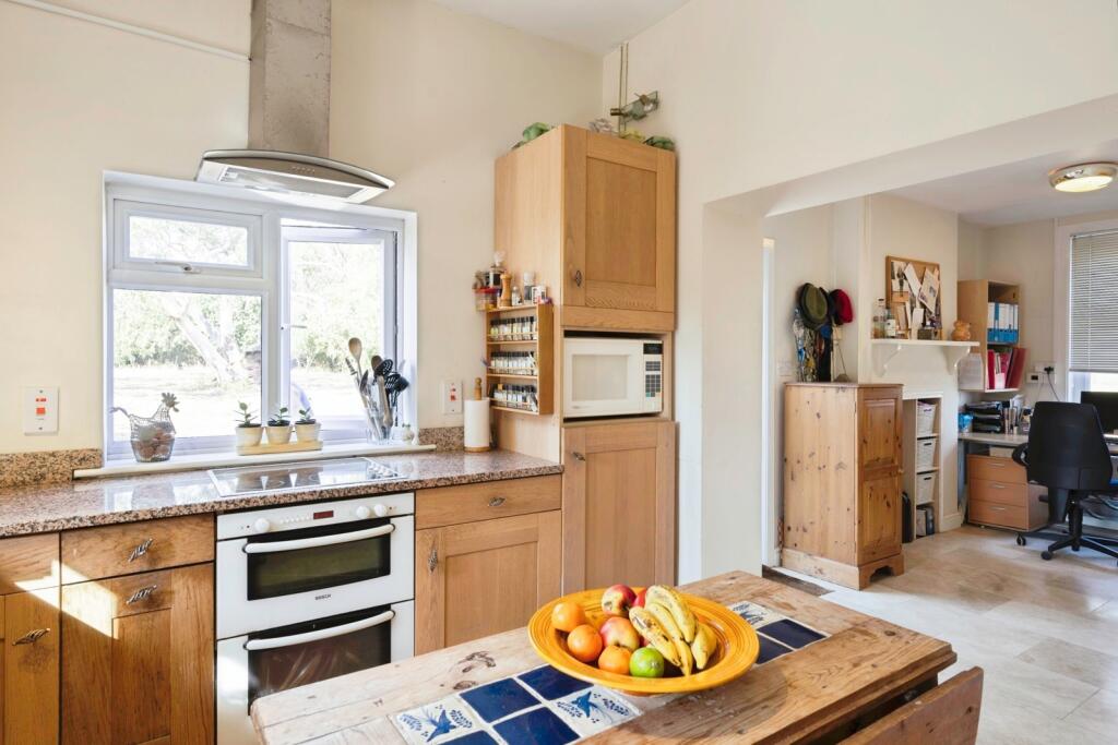 House in Portsmouth - View 5