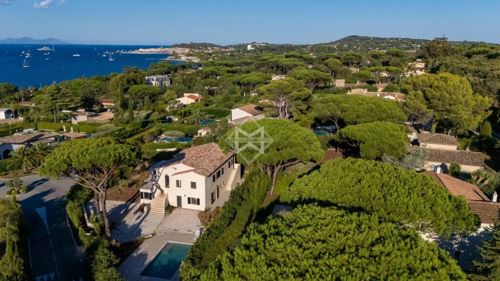 Main image of property: Provence-Alps-Cote d`Azur, Var, Gassin